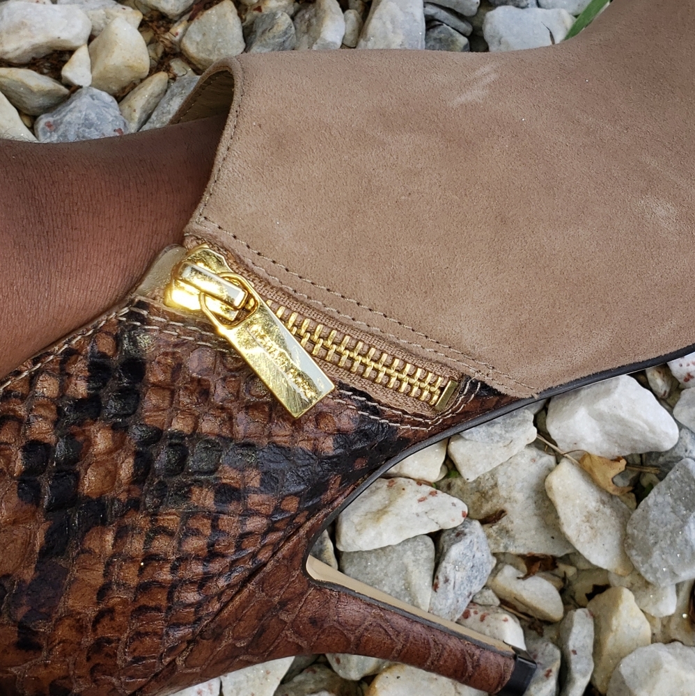Tan Heels - Picture 2 of 3